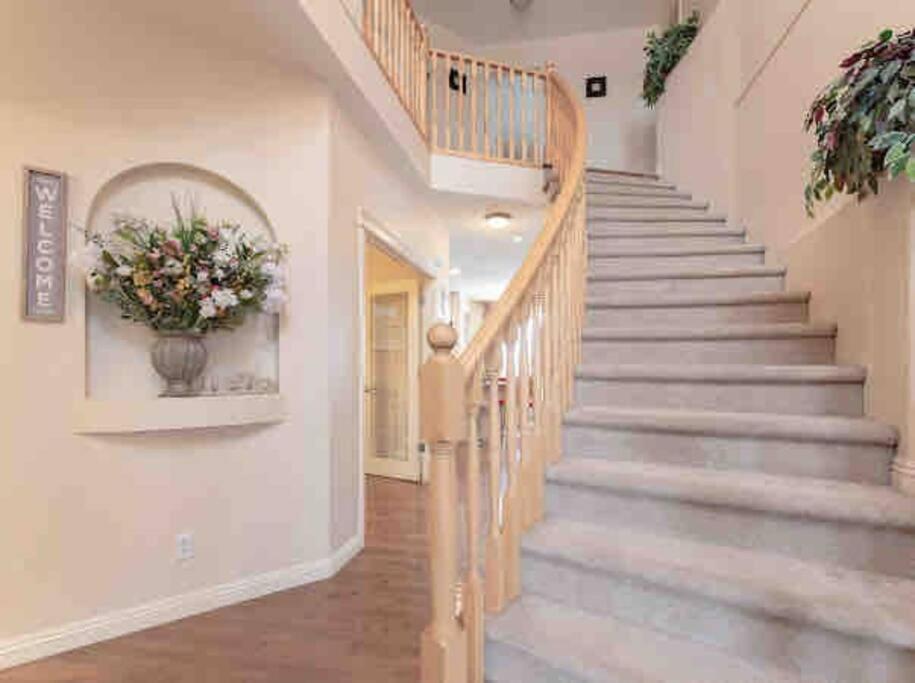 カルガリー 2500 Sq House In Springbank Hill Bl 261818ヴィラ エクステリア 写真