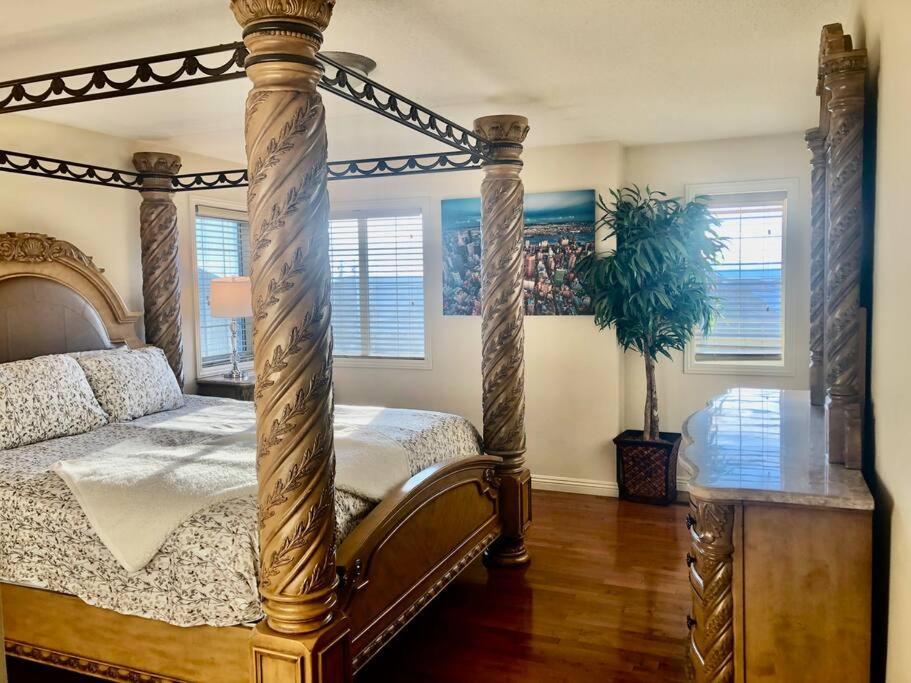 カルガリー 2500 Sq House In Springbank Hill Bl 261818ヴィラ エクステリア 写真